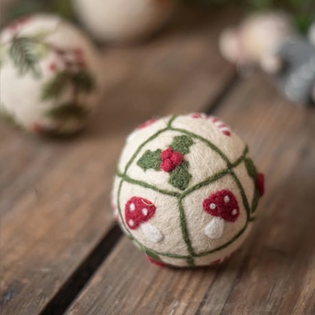 予約【Shirley Bredal】Bauble Grid Ornament with Mushroom