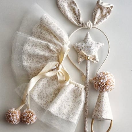 【kruhitkalove】Party hat / light beige with flowers