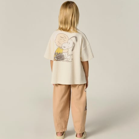 【the campamento】SNOOPY AND CHARLIE HUG SHIRT