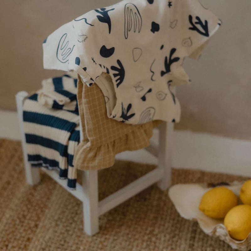【新品未使用】organic zoo Capri Classic T 1-2y organic zoo】Capri Undyed Cotton Classic T-Shir