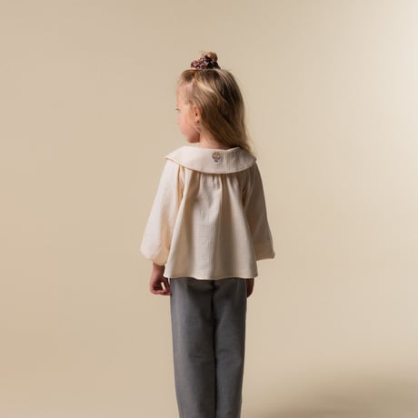 【birinit】Ivory embroidered girl shirt
