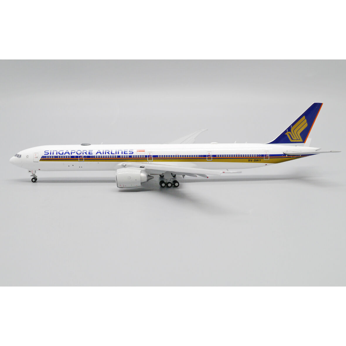 お取り寄せ商品】1/400 777-300ER シンガポール航空 9