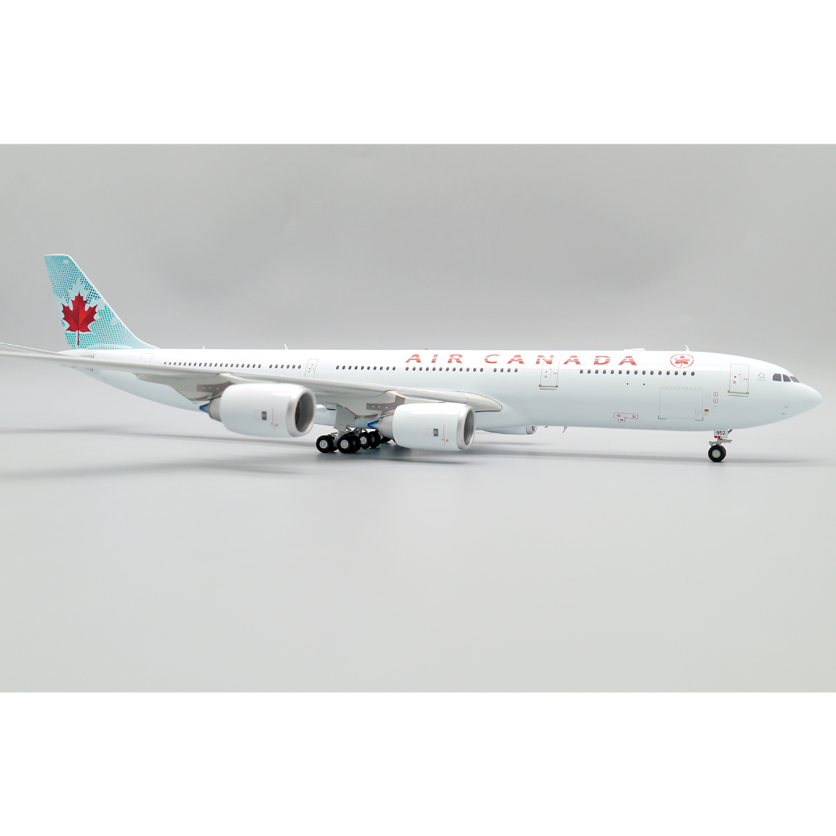 お取り寄せ商品】1/200 A340-500 エア・カナダ C-GKOM