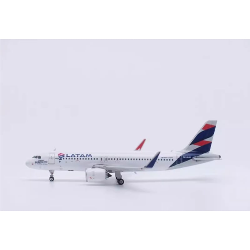 LATAM航空 航空機モデル 1/400 お取り寄せ商品】1/400 A320neo LATAM航空 CC-BHG | ひこー
