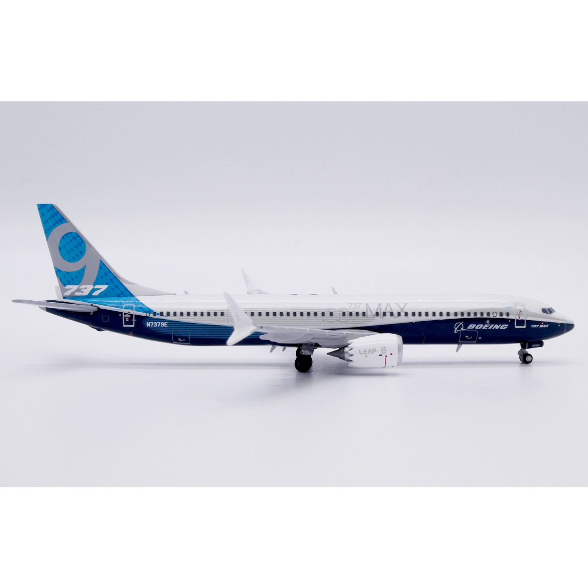 お取り寄せ商品】1/400 737 Max 9 ボーイング社「ハウスカラー」