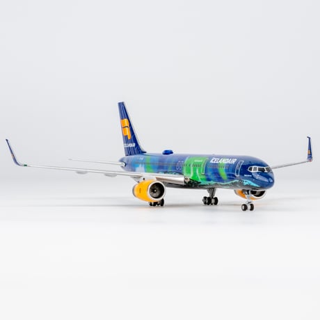 【お取り寄せ商品】(ULTIMATE COLLECTION)1/400  757-200/w  アイスランド航空「Aurora」 TF-FIU  スタンド付き