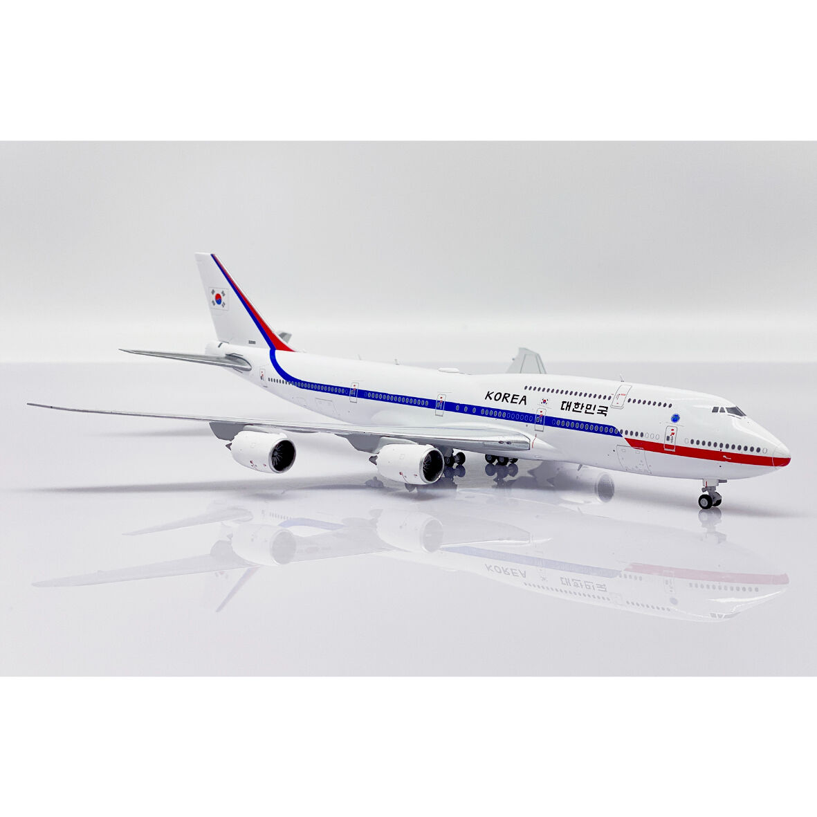 大韓民国 B747-8 政府専用機｜元 大韓航空HL7643｜1/400 1/400 747-8 大韓民国空軍政府専用機 HL7643 | ひこーきちゃん