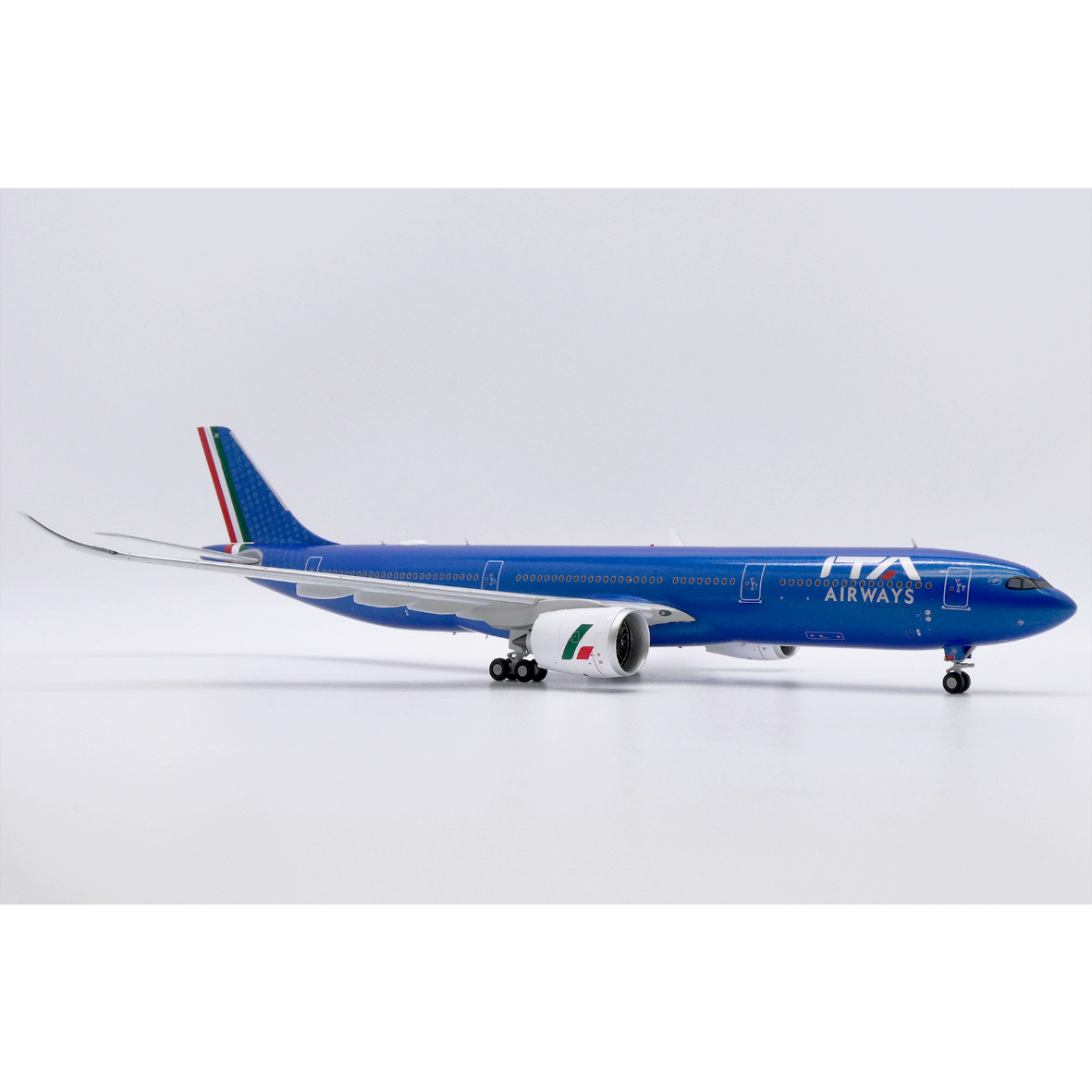 お取り寄せ商品】1/200 A330-900neo ITAエアウェイズ EI-HJN