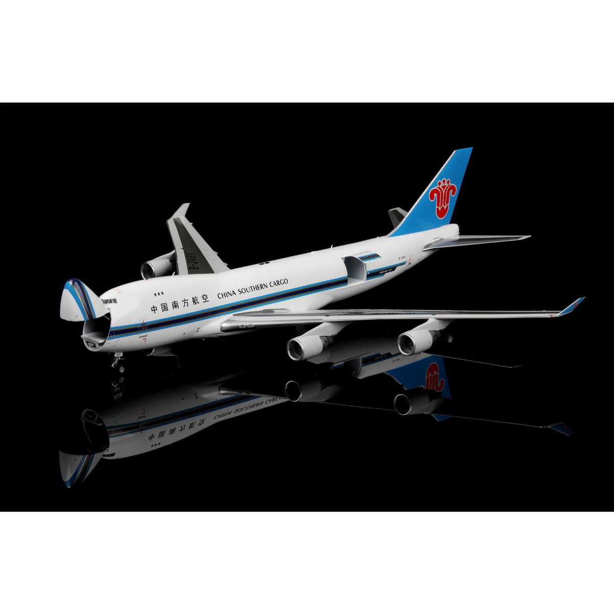 特価商品】【お取り寄せ商品】1/200 747-400F 中国南方航空 B-2461
