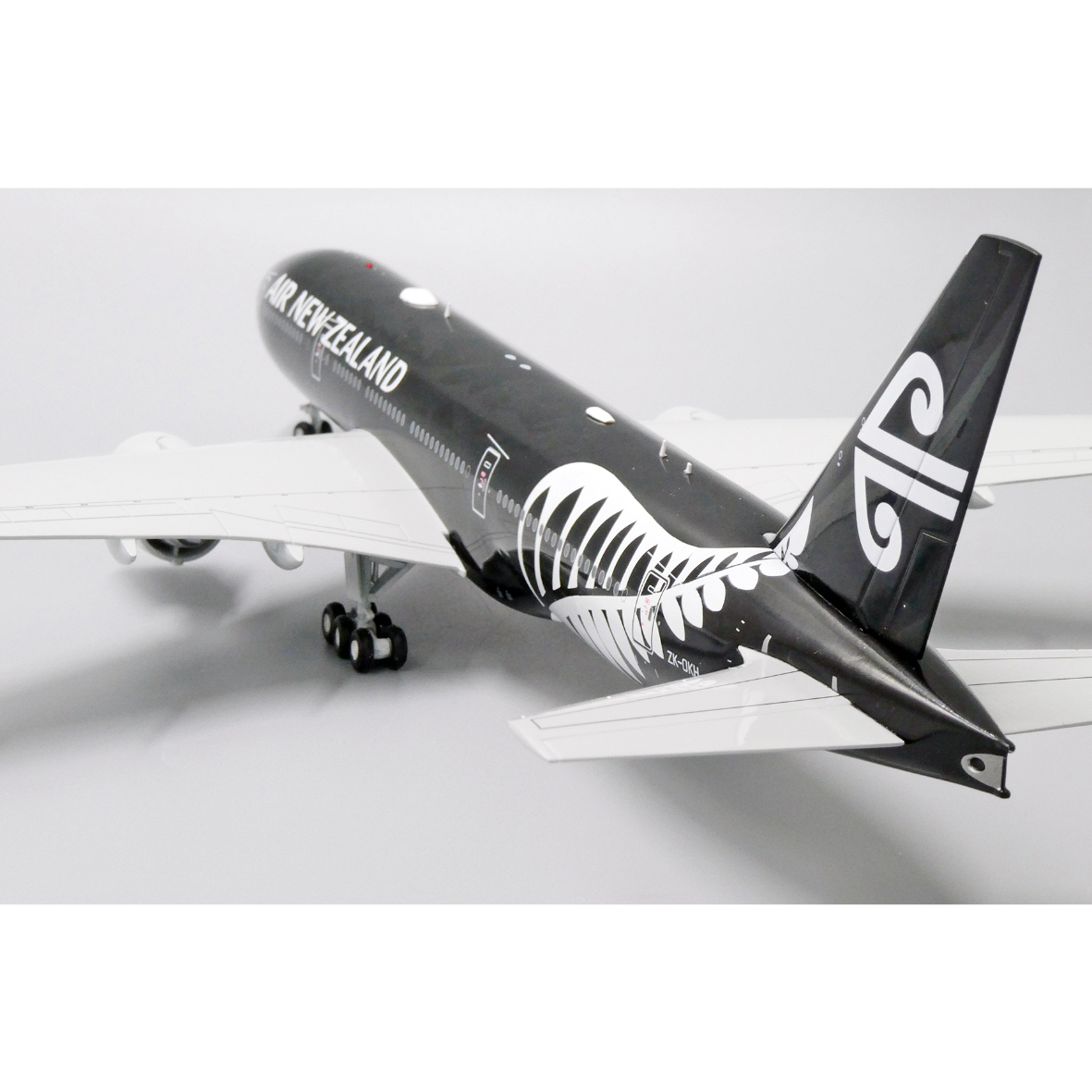 お取り寄せ商品】1/200 777-200ER ニュージーランド航空「スター お取り寄せ商品】1/200 777-200ER ニュージーランド航空「スター