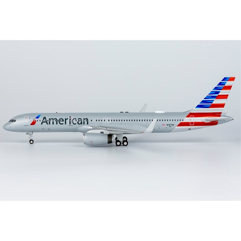 お取り寄せ商品】1/200 757-200/w アメリカン航空 N