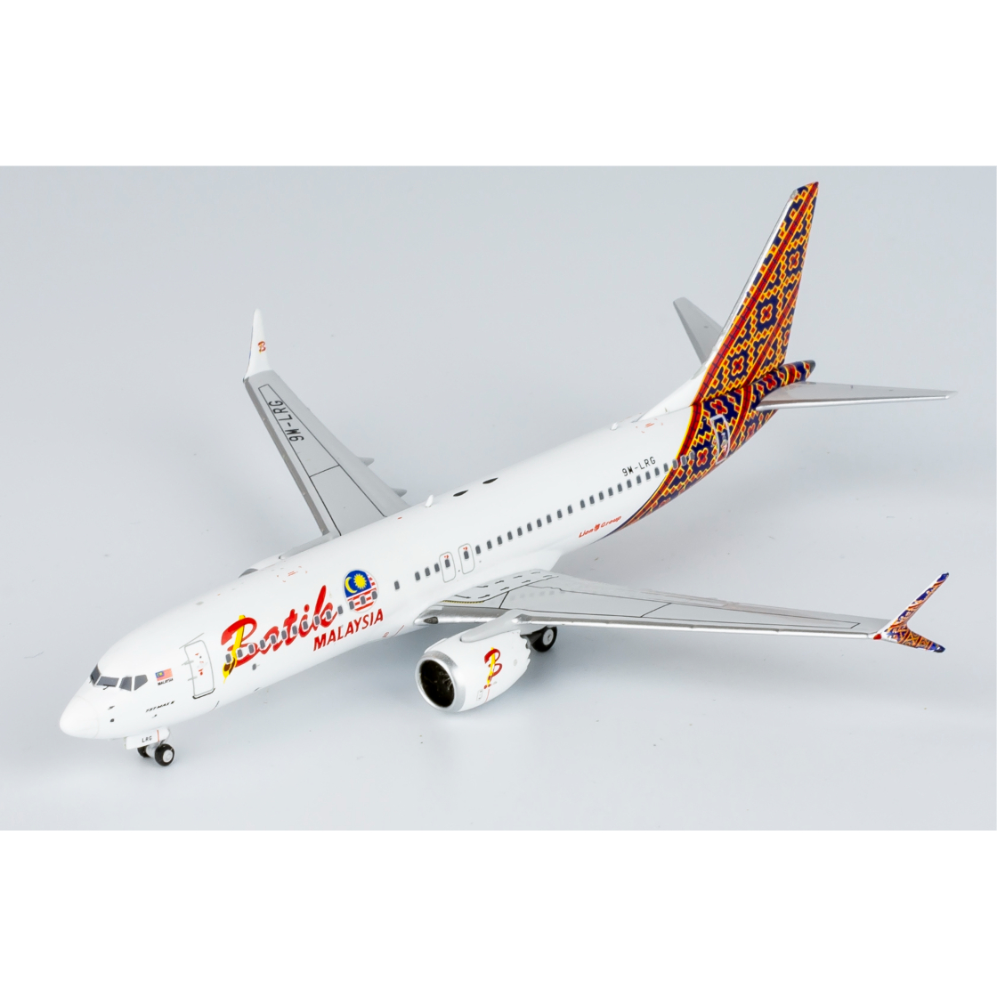 バティックエア 737MAX8 9M-LRG 1/400 fit=scale-down,w=1200