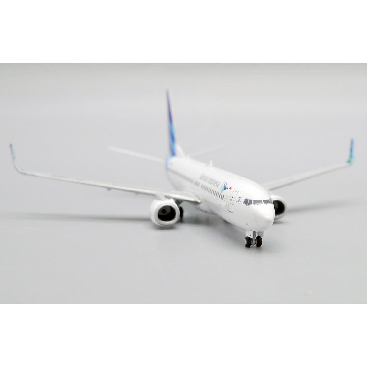 ガルーダインドネシア航空 737-800 PK-GMZ 1/200 ガルーダインドネシア航空 737-800 PK-GMZ 1/200 - メルカリ