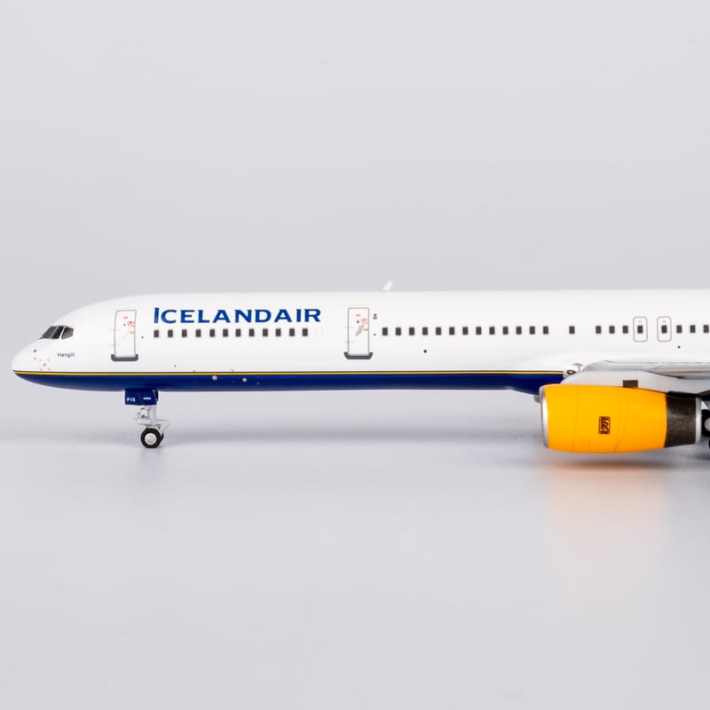 1/400 757-300/w アイスランド航空(フライヒヴァ) TF