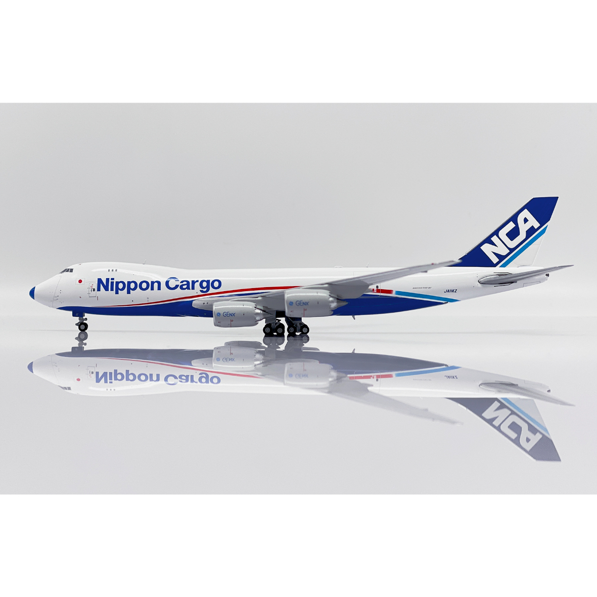 非売品・新商品情報】1/400 747-8F 日本貨物航空「ブルーノーズ