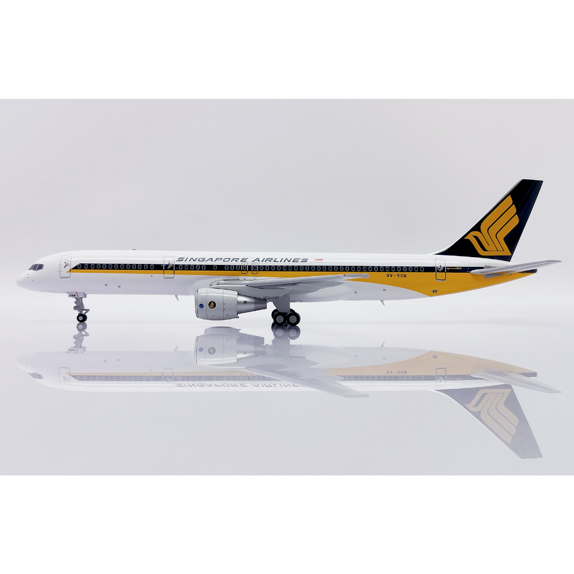 (新品未使用) 激レア Aviationtag シンガポール航空 9V-SKA お取り寄せ商品】1/200 757-200 シンガポール航空 9V-SGN | ひこ
