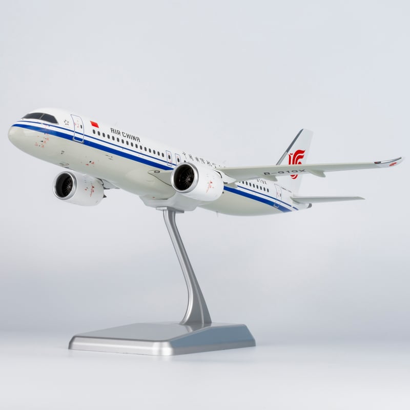 お*ん様 【希少品】C919 1/100 世界初の中国産旅客機 37cm 金属製 希少品 1点のみ】C919 1/100 世界初の中国産旅客機 37cm 金属製 - メルカリ