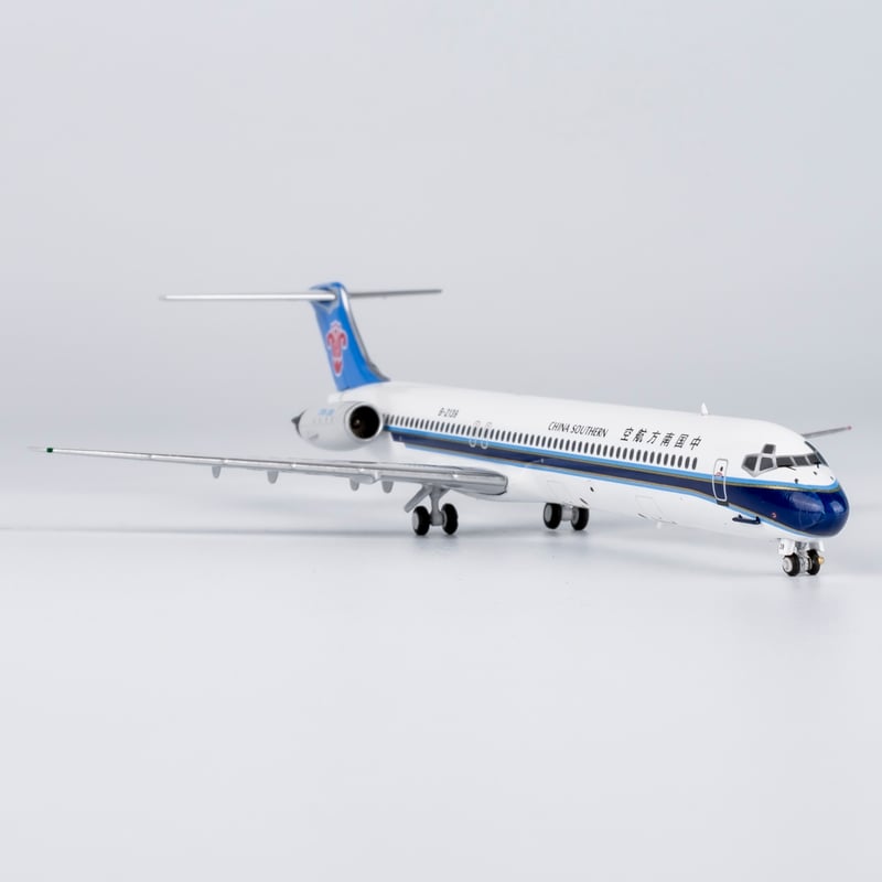 お取り寄せ商品】1/400 MD-82 中国南方航空 B-2139 | ひこーきちゃん