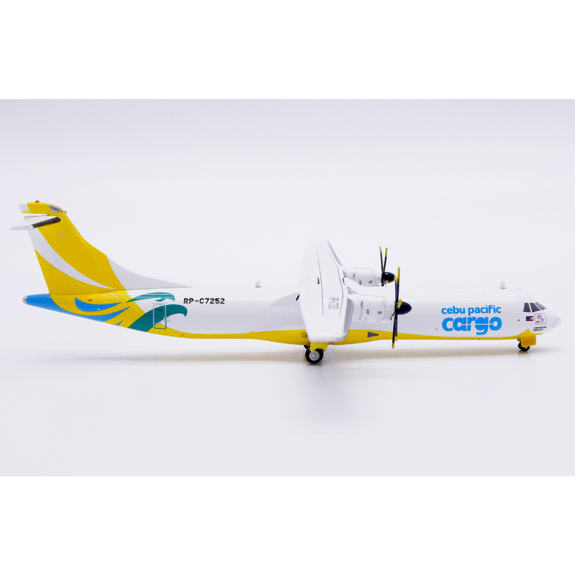 カーボベルデ航空 Aviationtag ATR72 ぶ厚い コンビ色 キューバ軍が