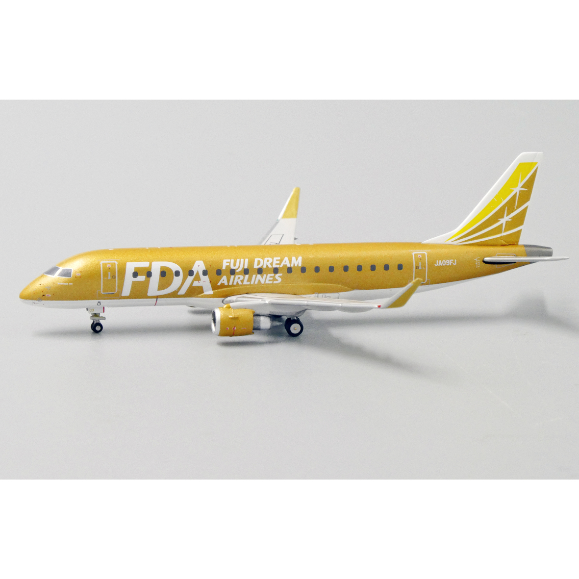 航空機・ヘリコプター FDA ERJ-175 JA09FJ Gold 非売品・新商品情報】1/400 ERJ-175 フジドリームエアライ