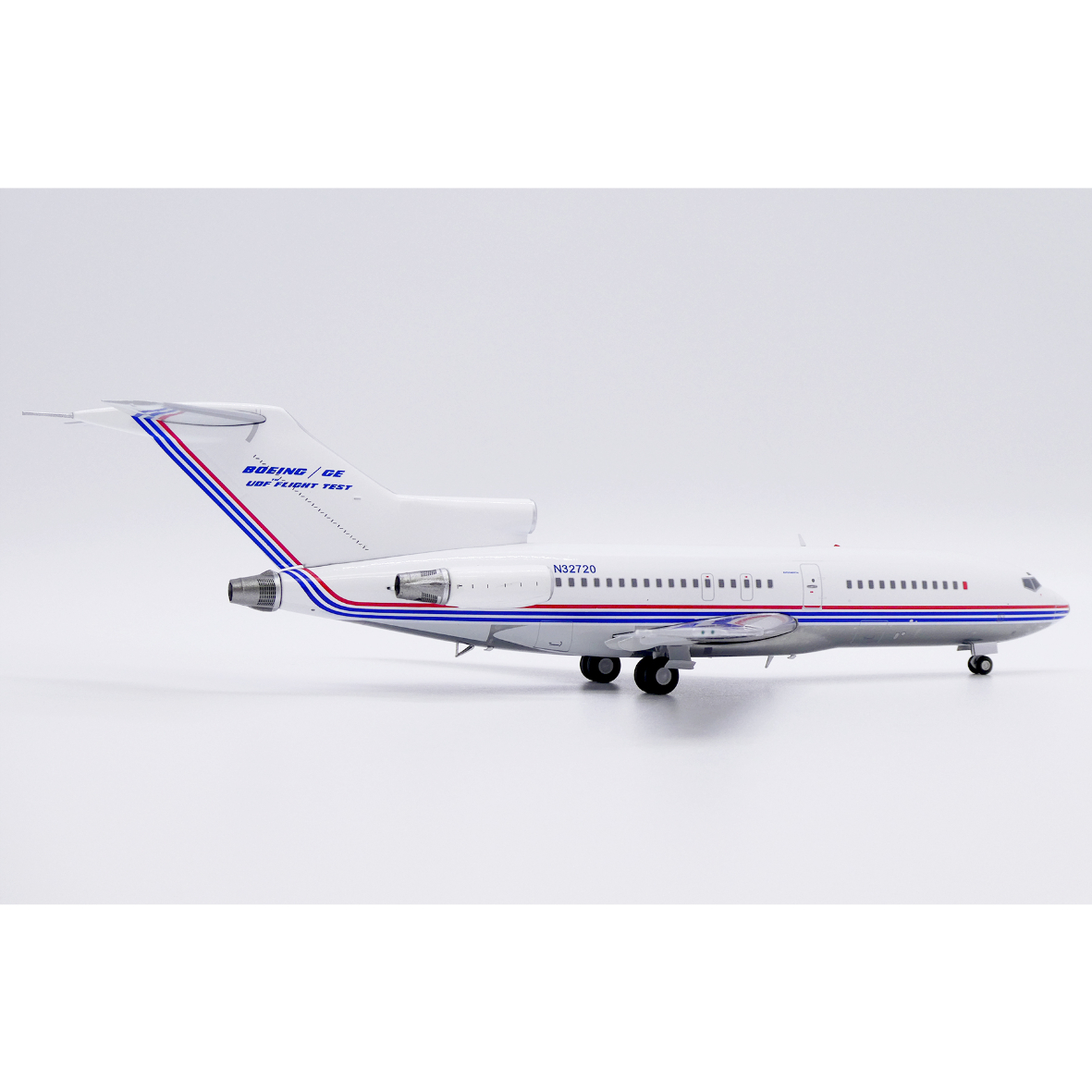 ノンスケール  ボーイング７２７駄菓子屋キット ノンスケール ボーイング727駄菓子屋キット ノンスケール