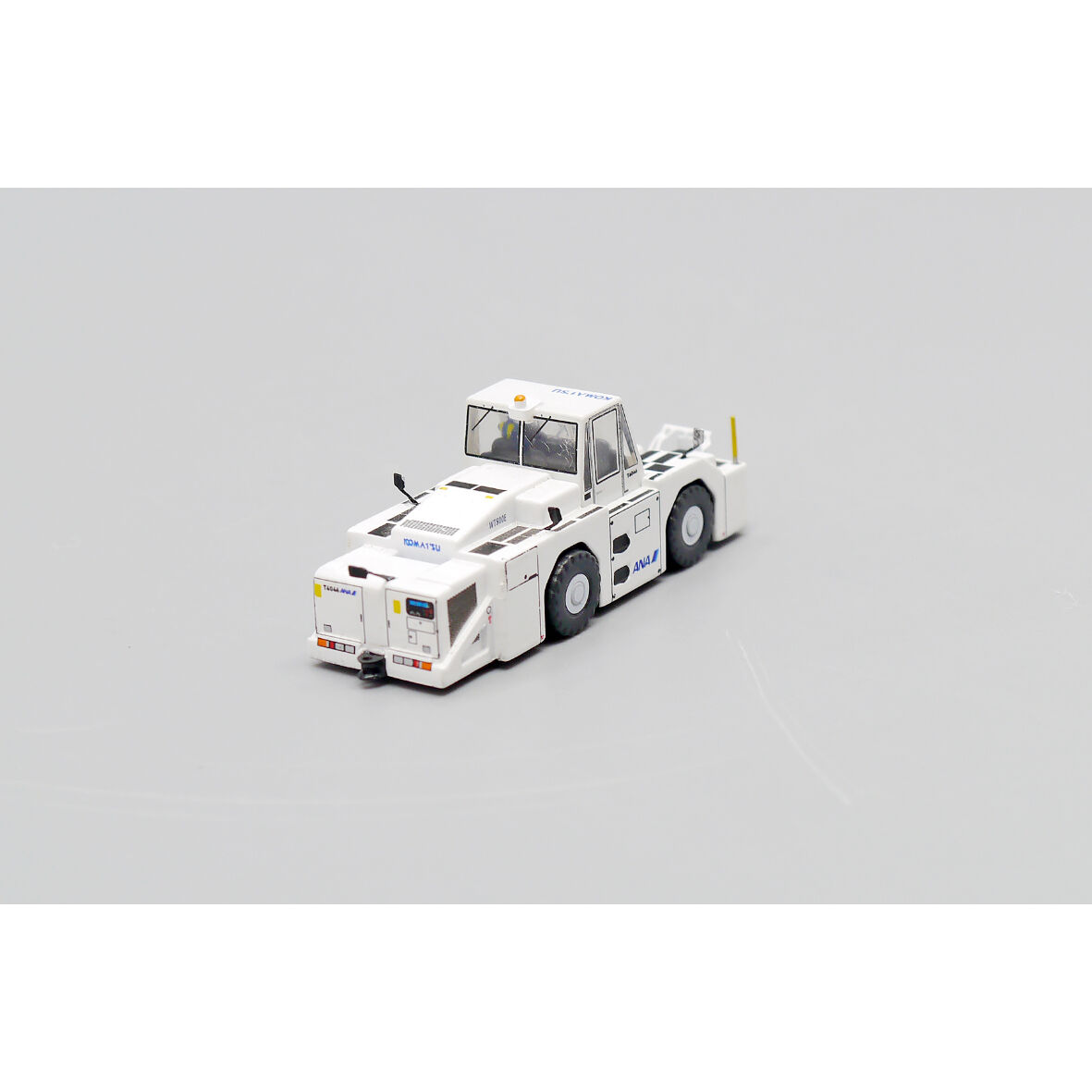 非売品・新商品情報】1/200 トーイングトラクターWT500E ANA