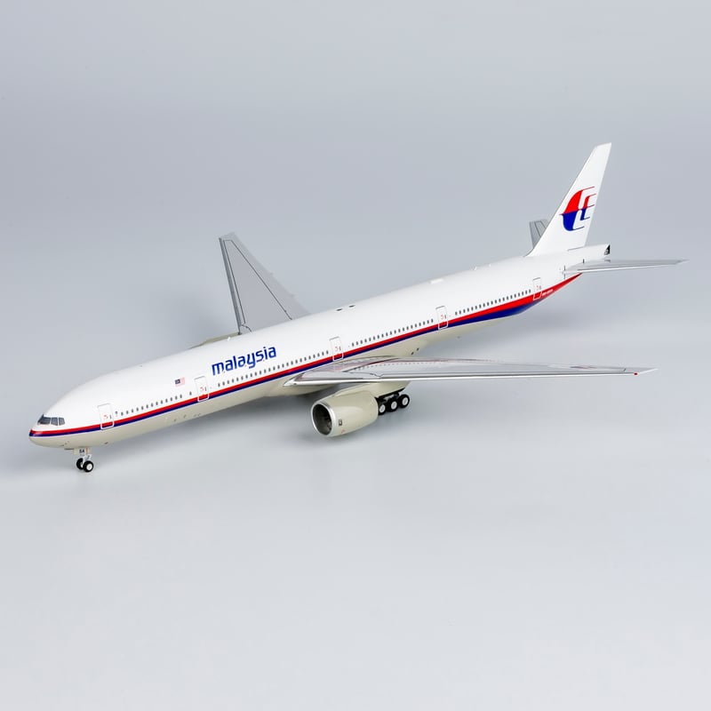 マレーシア航空 ボーイング777 1/200モデル Amazon.com: Flight Miniatures Malaysia Airlines 50th Ann