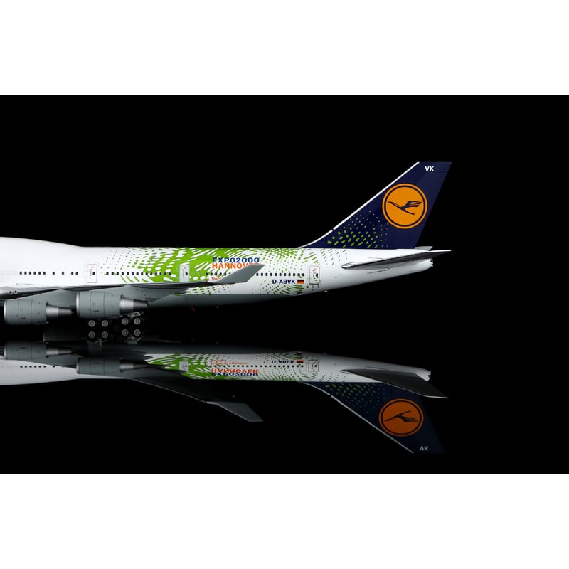 ルフトハンザ B747-400 1/200 展示ケース ディスプレイケース滑走路 SQ Wings 1/200 747-400 ルフトハンザ航空「Hannover EXPO