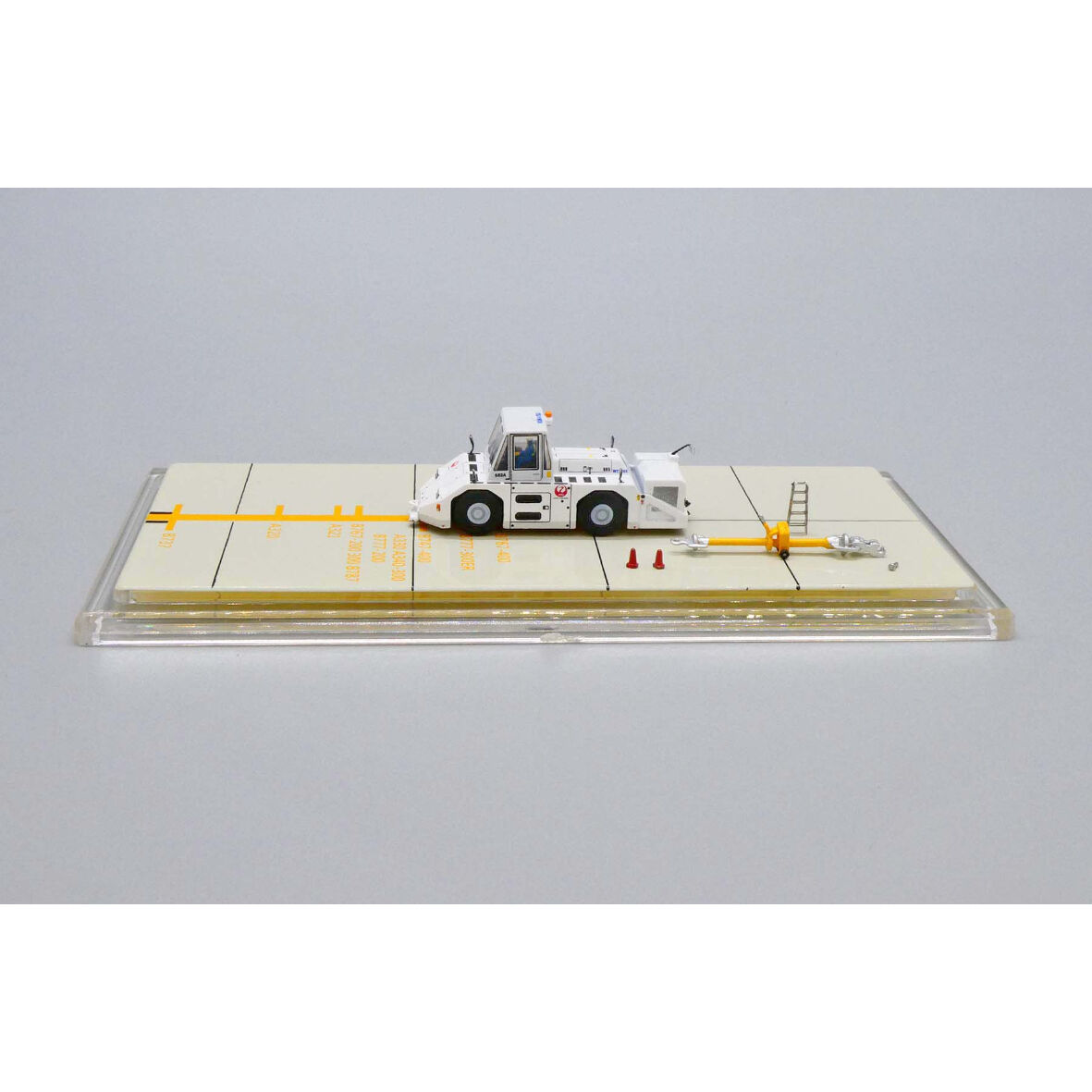 非売品・新商品情報】1/200 トーイングトラクターWT250E JALカラー