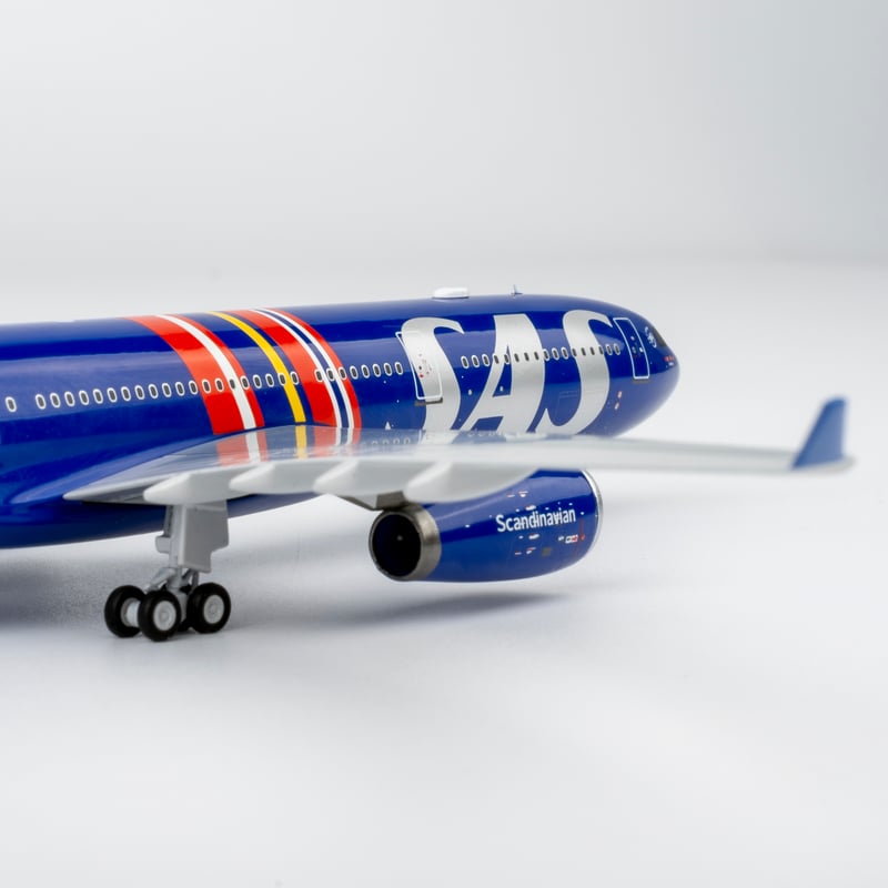 1/400 A330-300 スカンジナビア航空「創立80周年記念塗装」 LN-RKR | ひ