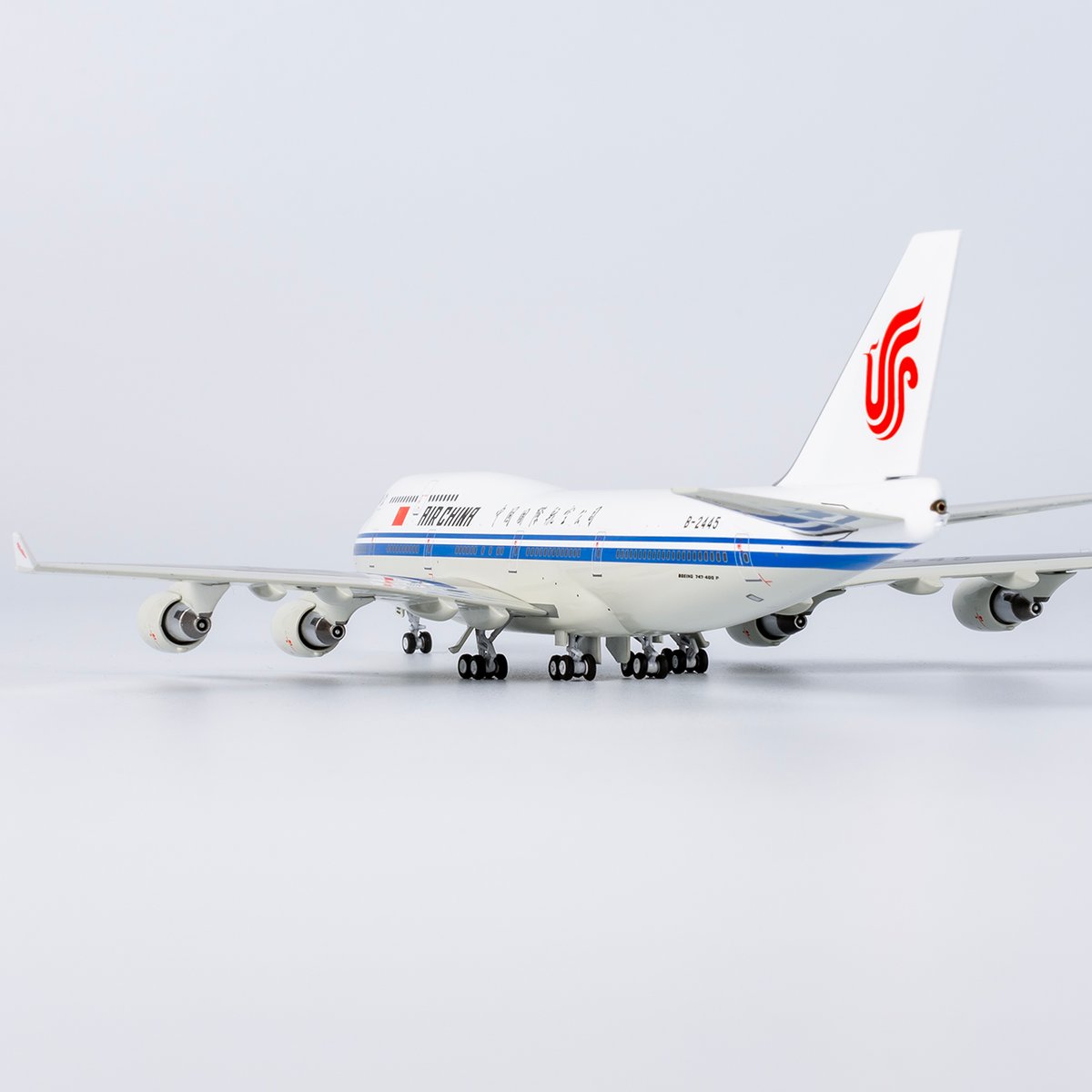 1/100 B747-400 台座のみ 1/400 747-400 中国国際航空 B-2445 プラスチックスタンド付き |