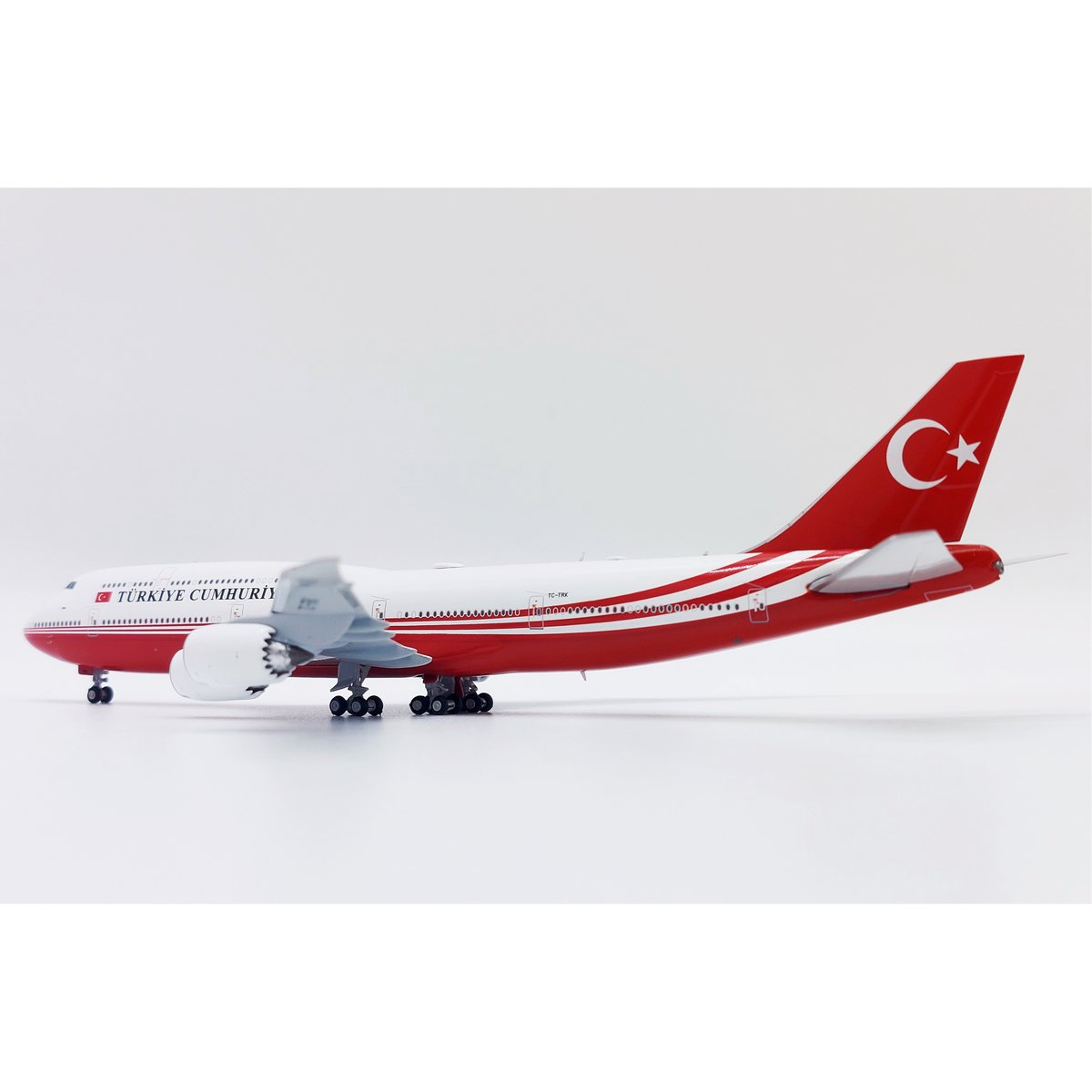 新品ボーイング747貴重 お取り寄せ商品】1/400 747-8(BBJ) トルコ政府専用機 TC-TRK