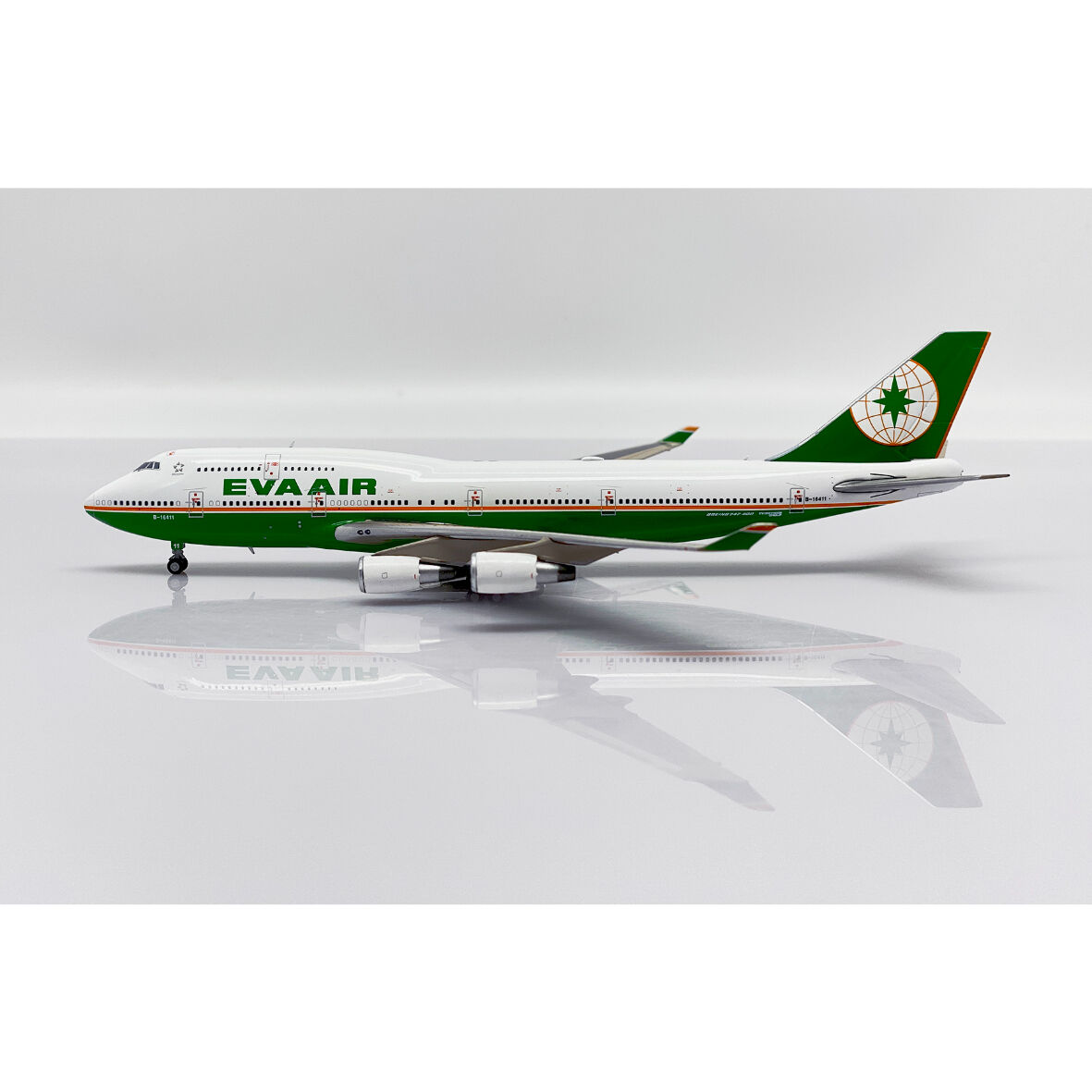 EVA航空 Aviationtag B747-400 特殊部位ロゴカット EVA航空