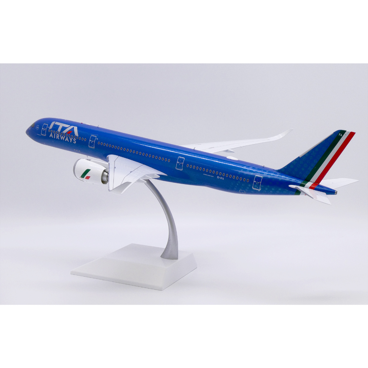 訳あり】【特売セール商品】1/200 A350-900XWB ITAエアウェイズ