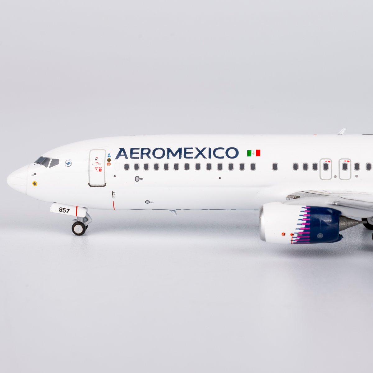 アエロメヒコ航空 737-700 N788XA 1/400 お取り寄せ商品】1/400 737-800/w アエロメヒコ航空「新塗装