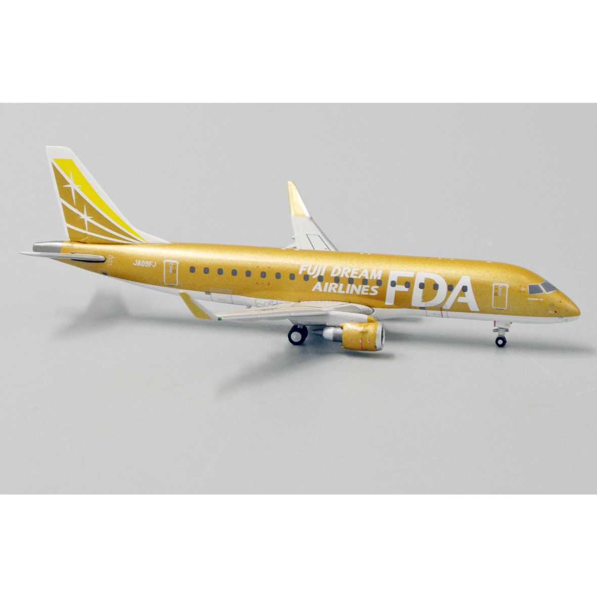 非売品・新商品情報】1/400 ERJ-175 フジドリームエアライ