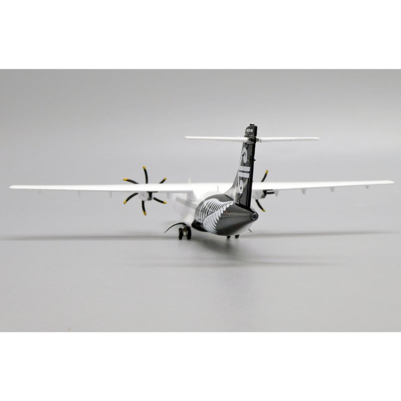 新品未使用 ATR 600シリーズ　ATR72-600 1/100 新品未使用 ATR 600シリーズ ATR72-600 1/100 - メルカリ