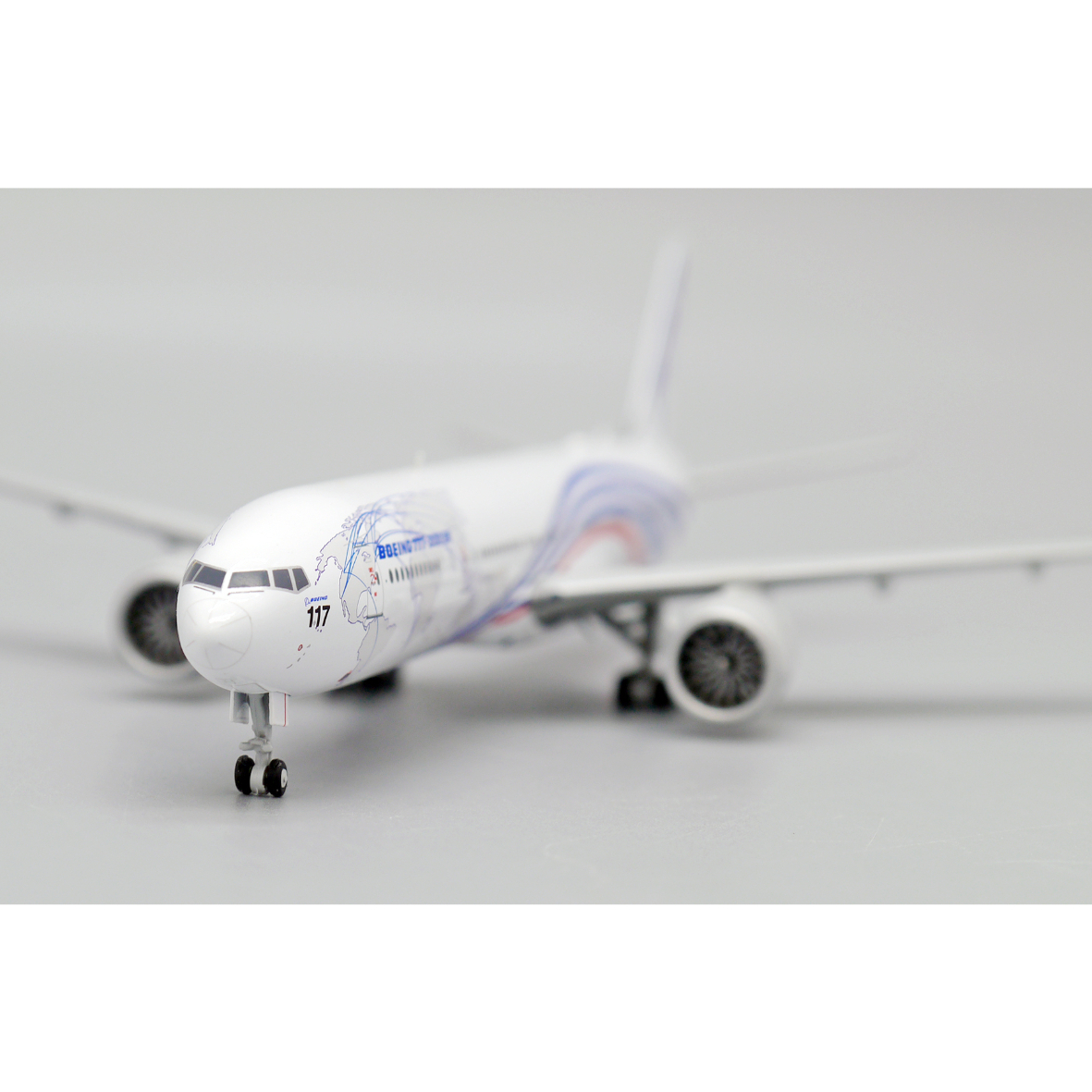 お取り寄せ商品】1/400 777-300ER ボーイング社「ハウスカラー