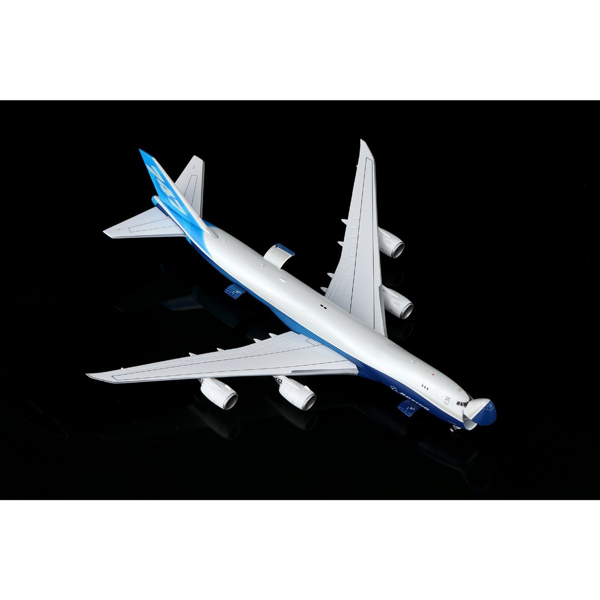 お取り寄せ商品】1/400 747-8F ボーイング社「ハウスカラー」 | ひこー