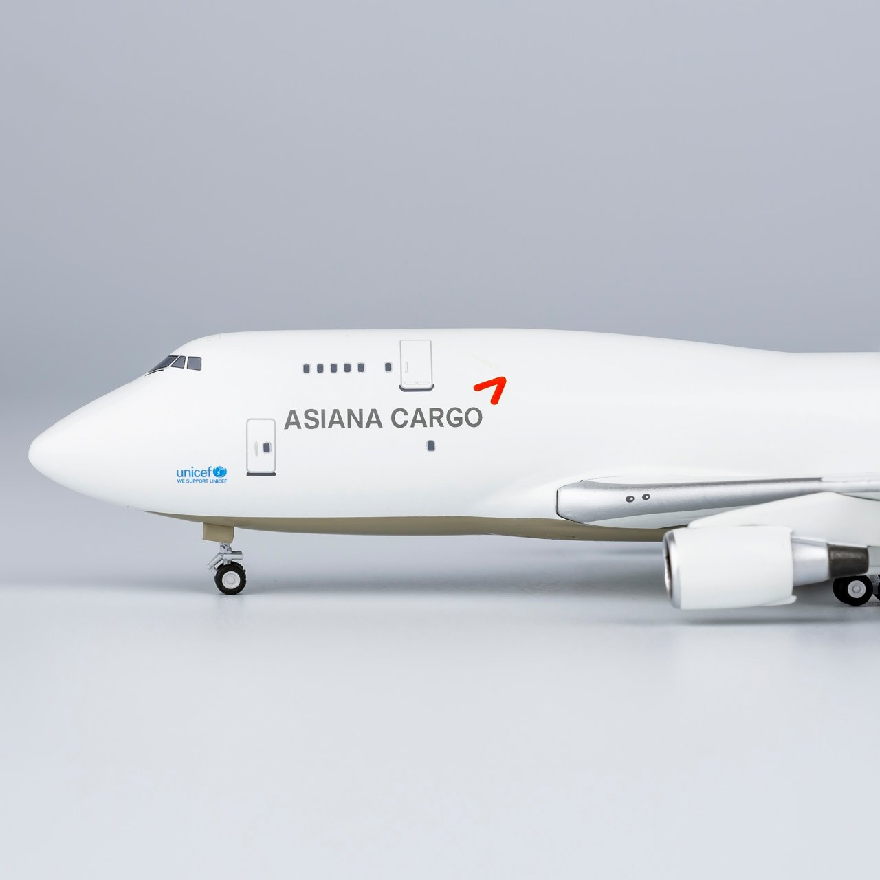 お取り寄せ商品】1/400 747-400BDSF アシアナ航空 HL7421 |