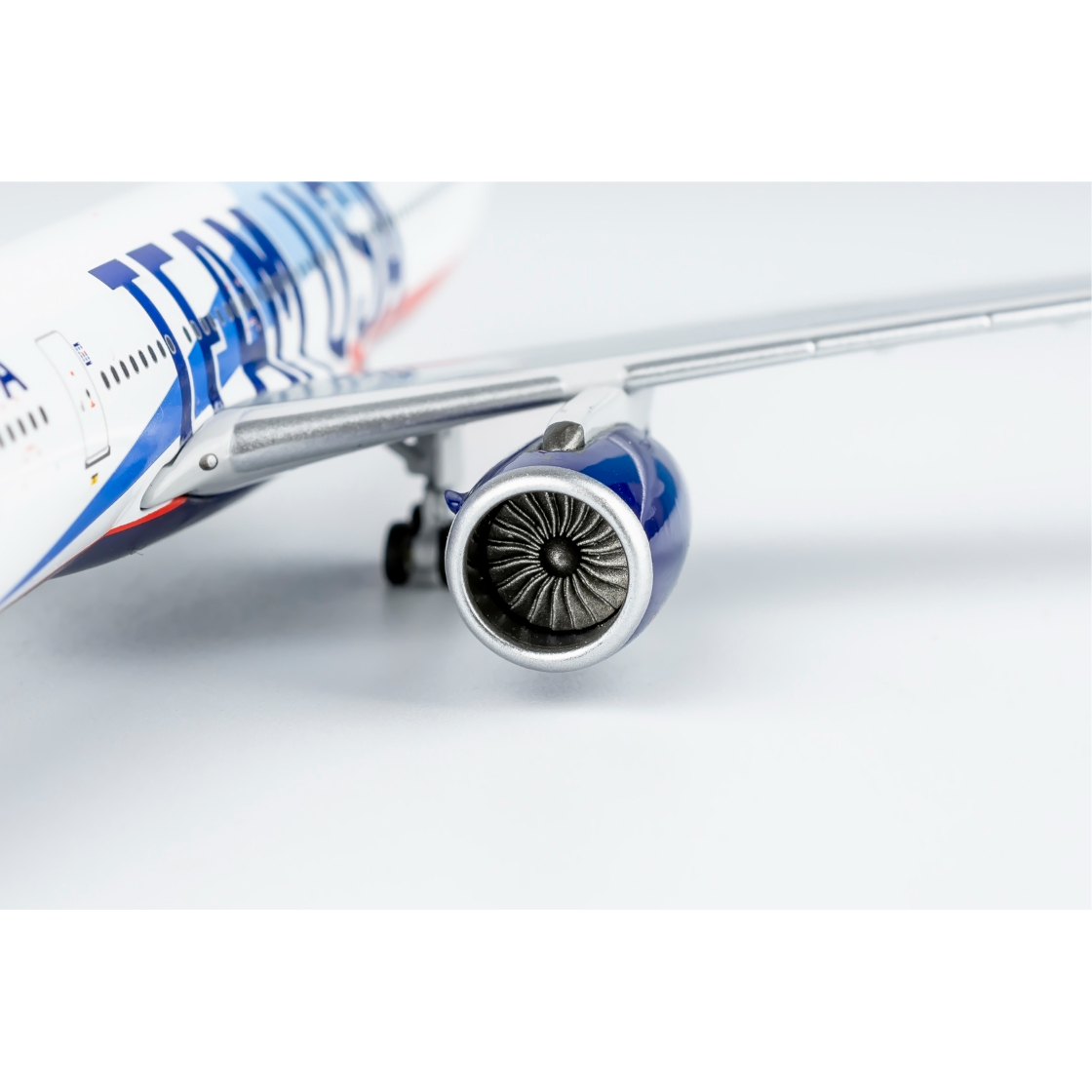 お取り寄せ商品】1/400 A330-900 デルタ航空「TEAM USA特別塗装機」