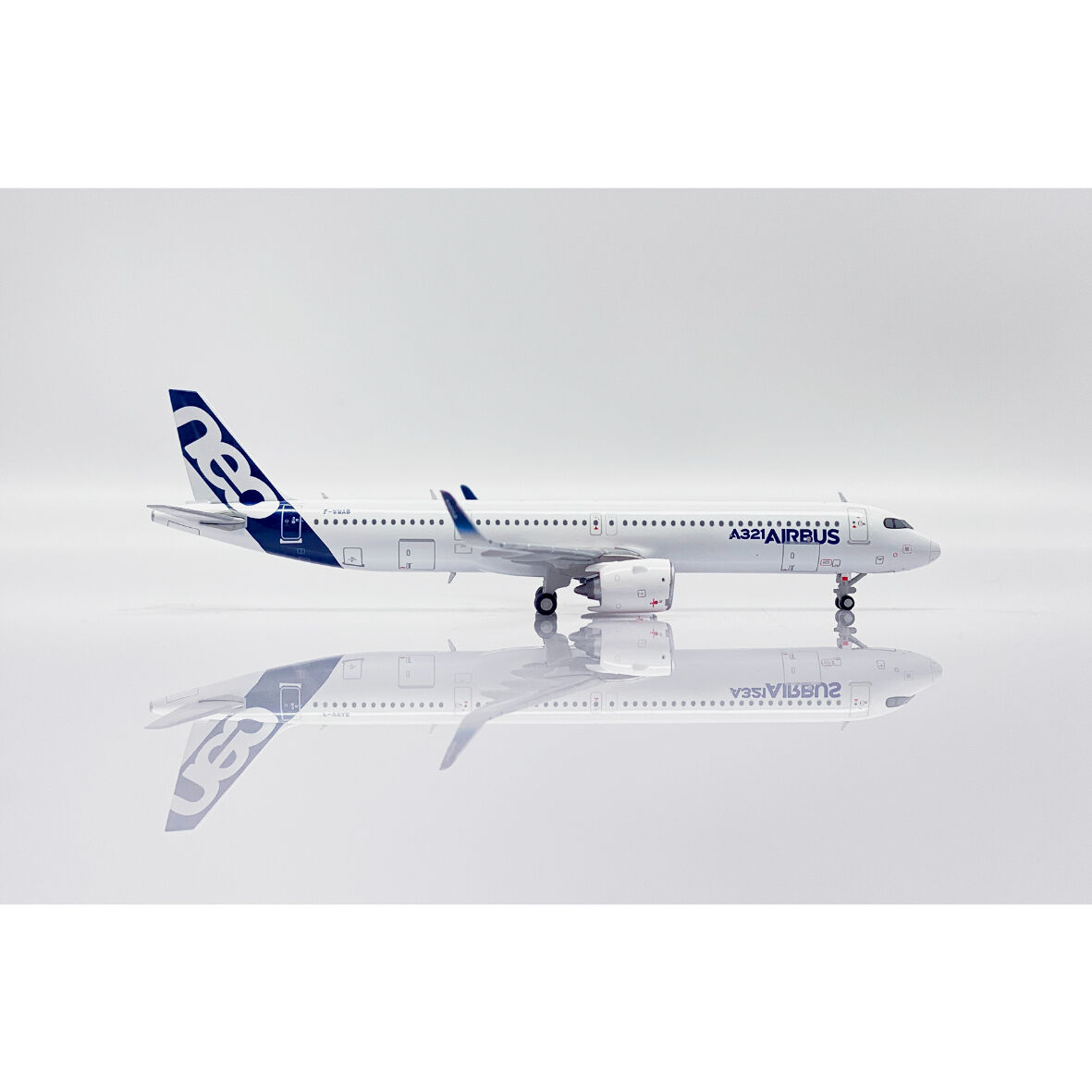 お取り寄せ商品】1/400 A321NEO エアバス社 ハウスカラー F-WWAB | ひこ