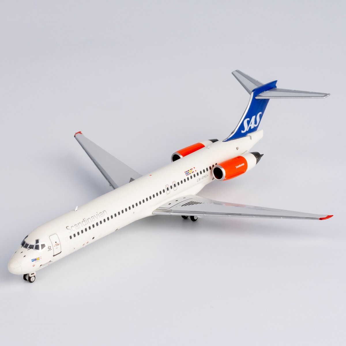 お取り寄せ商品】1/400 MD-87 (DC-9-87) スカンジナビア(SAS)航