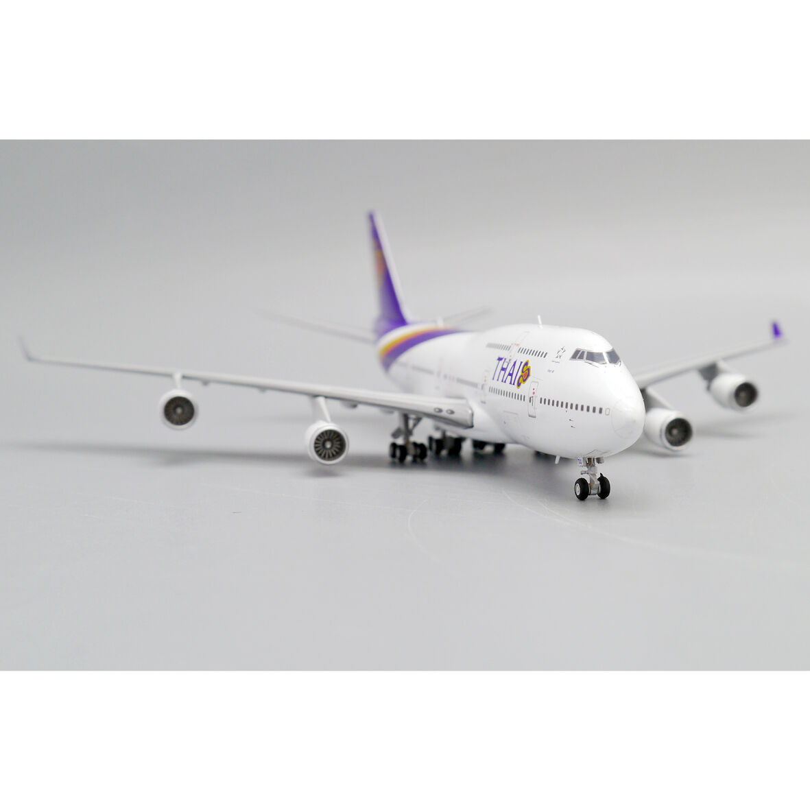 1/400 747-400 タイ国際航空 HS-TGG | ひこーきちゃん模型専門店