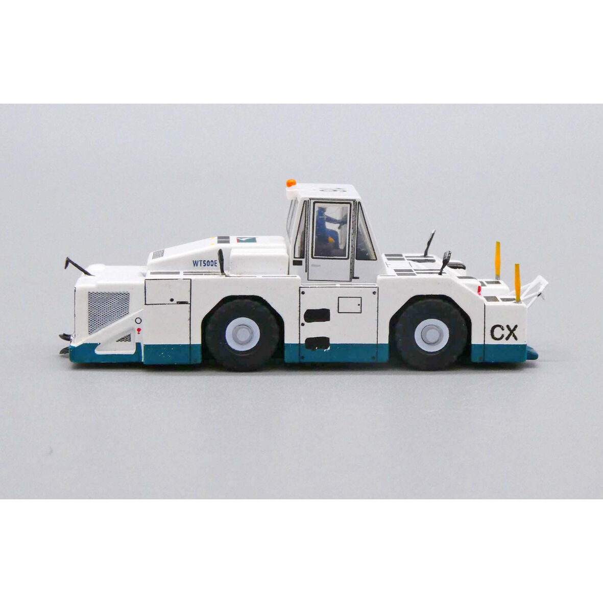 1/200 トーイングトラクターWT500E CXカラー | ひこーきちゃん模型専門店
