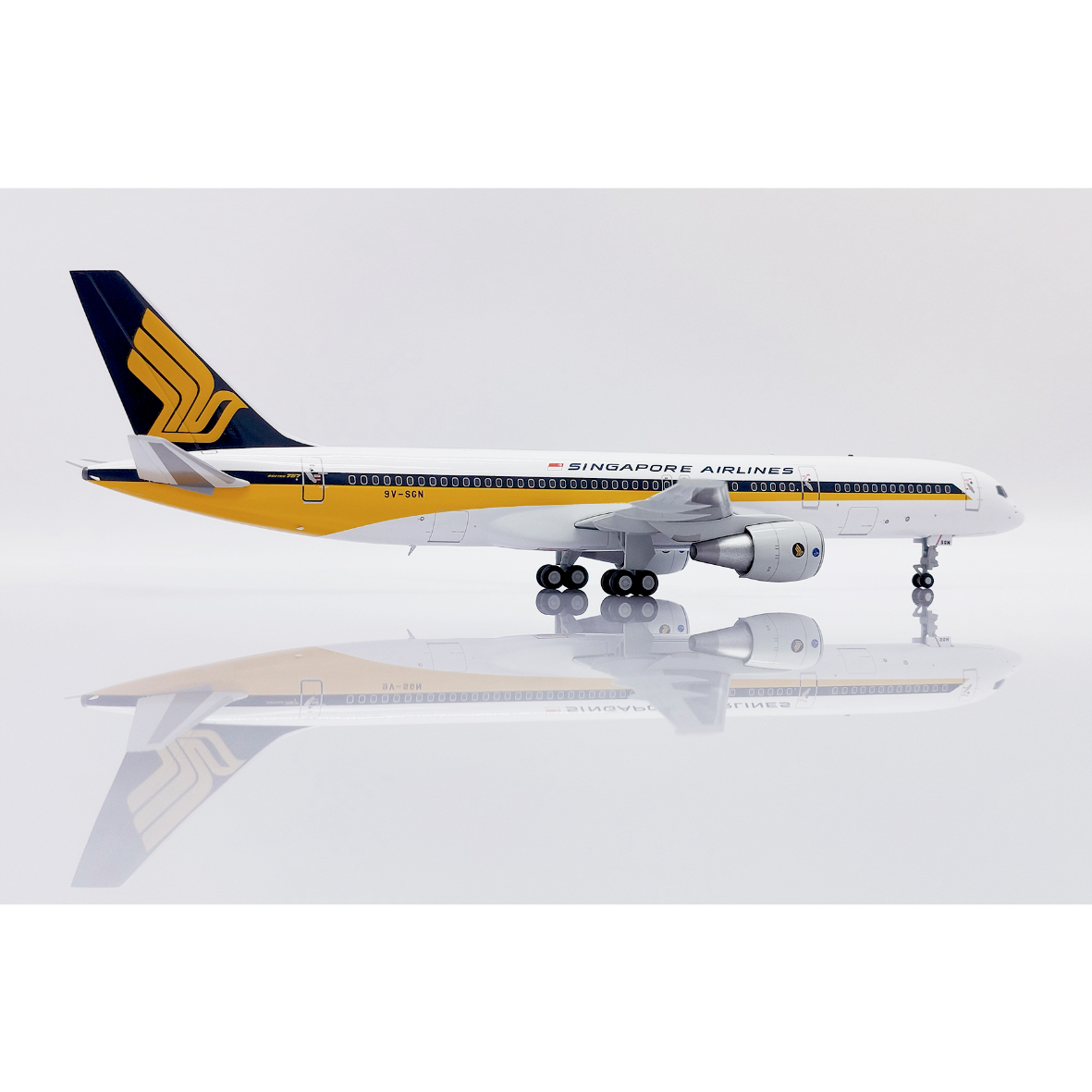 航空機・ヘリコプター 1/400 SINGAPORE AIR LINES  B757-200 航空機・ヘリコプター 1/400 SINGAPORE AIR LINES B757-200