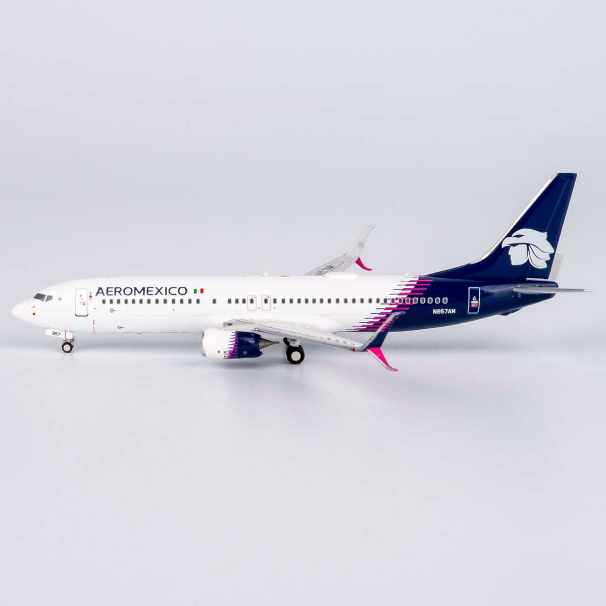 お取り寄せ商品】1/400 737-800/w アエロメヒコ航空「新塗装
