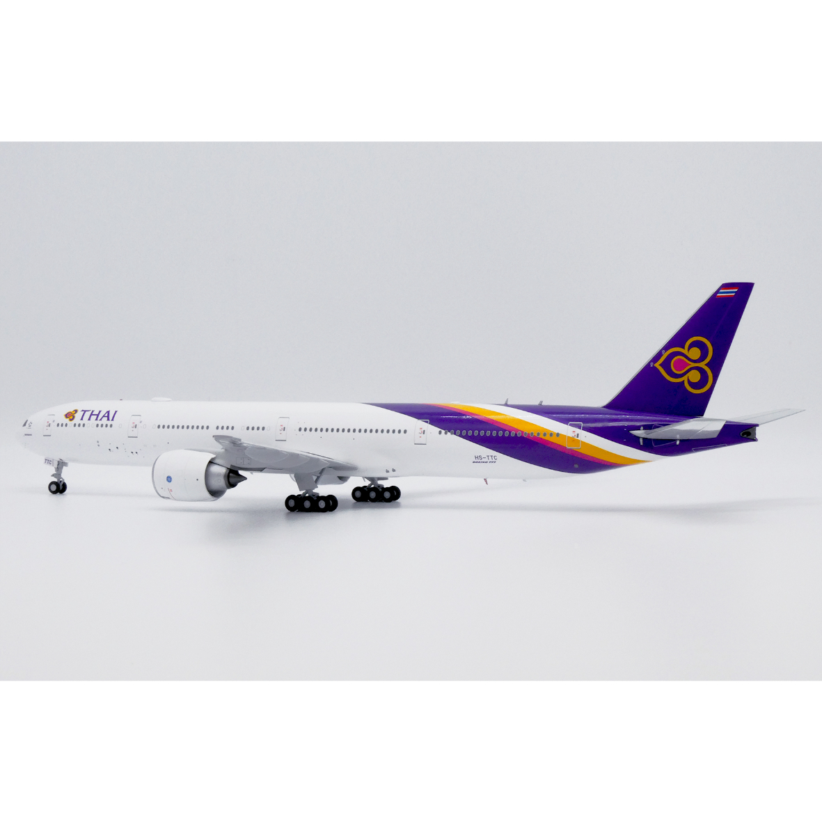 タイBOEING 777-300ER 1/200スケールモデル12236422 Thailand Boeing 777-300Er 1/200 Scale Model 12236422 | eBay