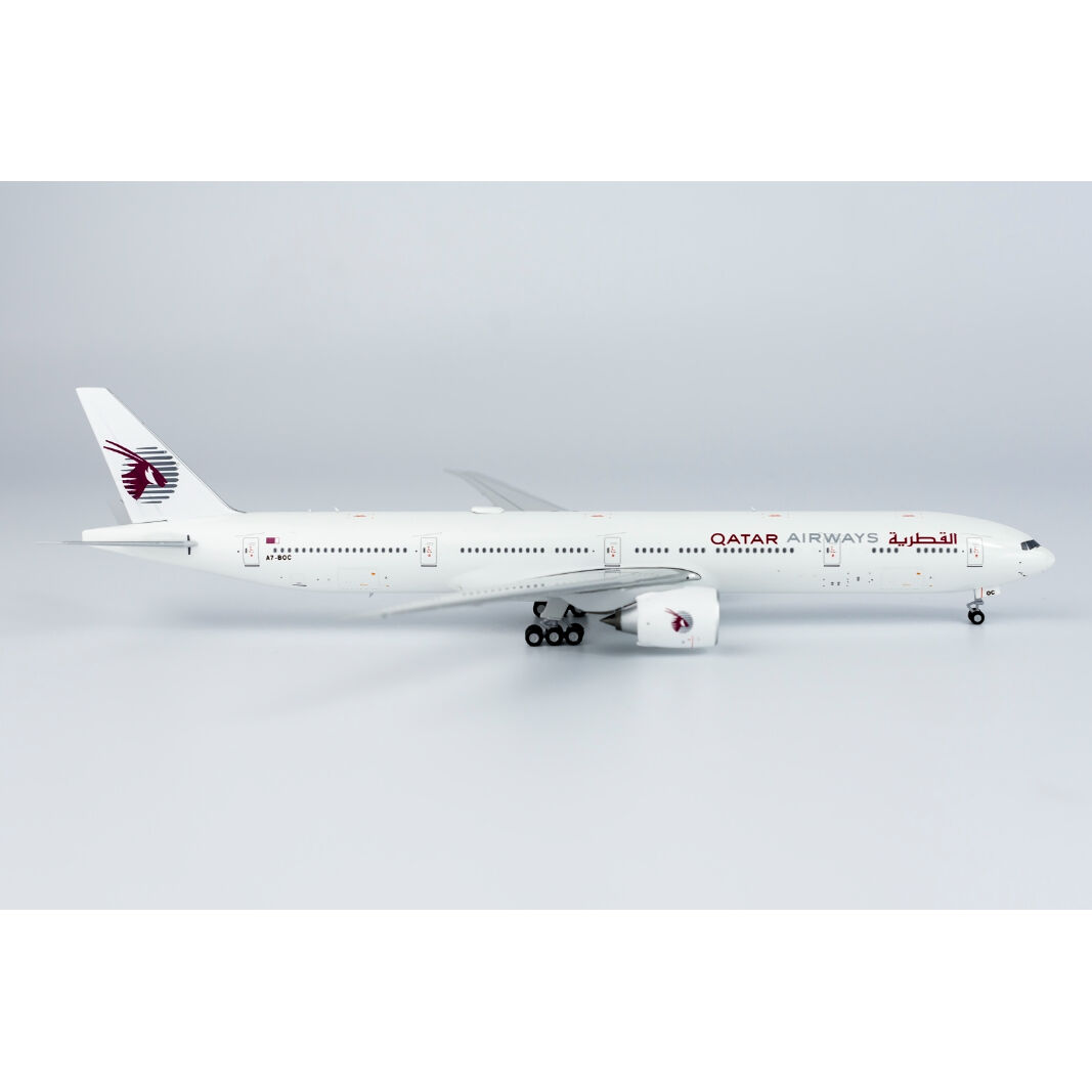 お取り寄せ商品】1/400 777-300ER カタール航空 [レトロ塗装機]