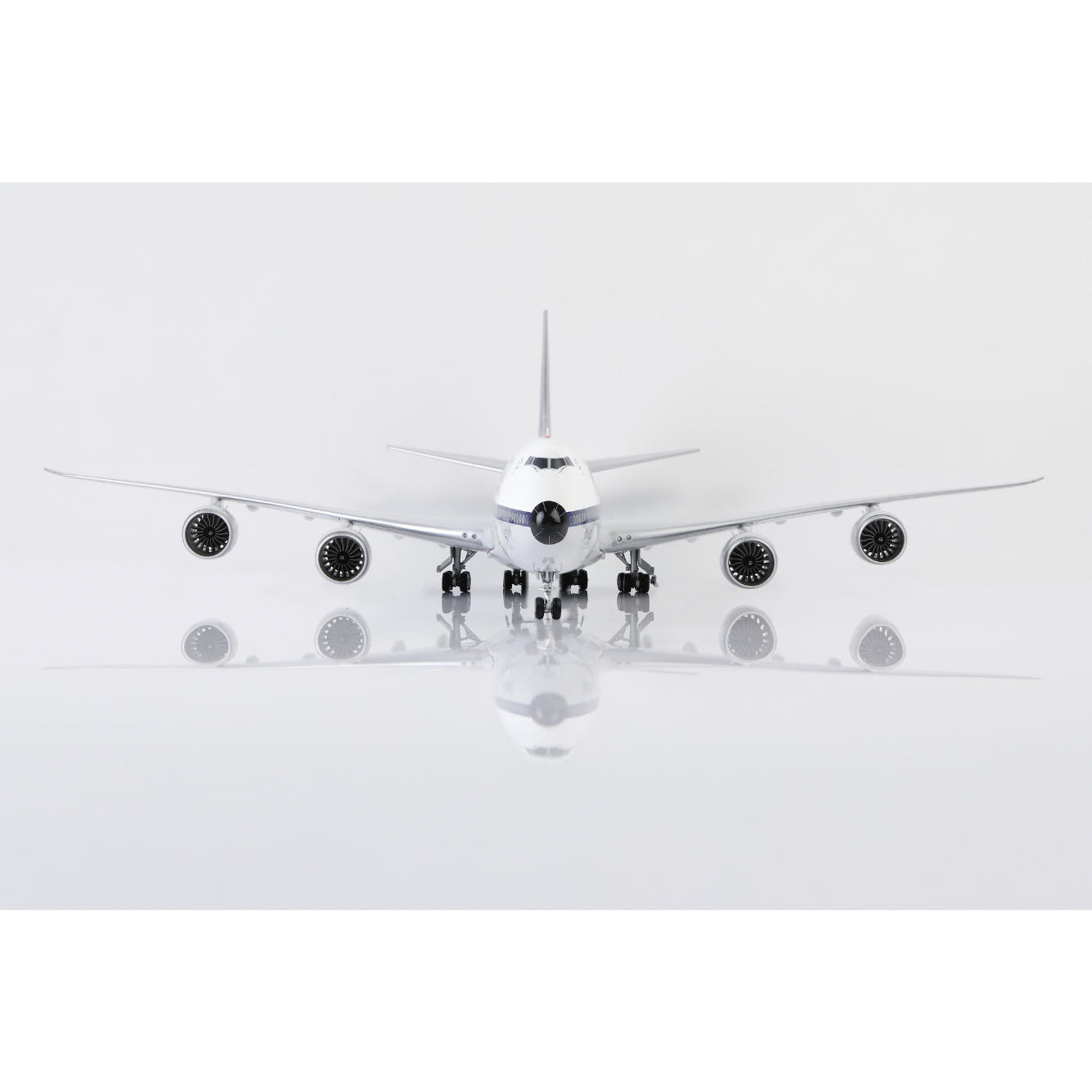 激レア！　全日空ジャンボ　747SRピトー管　実装品 SQ Wings 1/200 747-8 ルフトハンザ航空「レトロ特別塗装機」 D-A